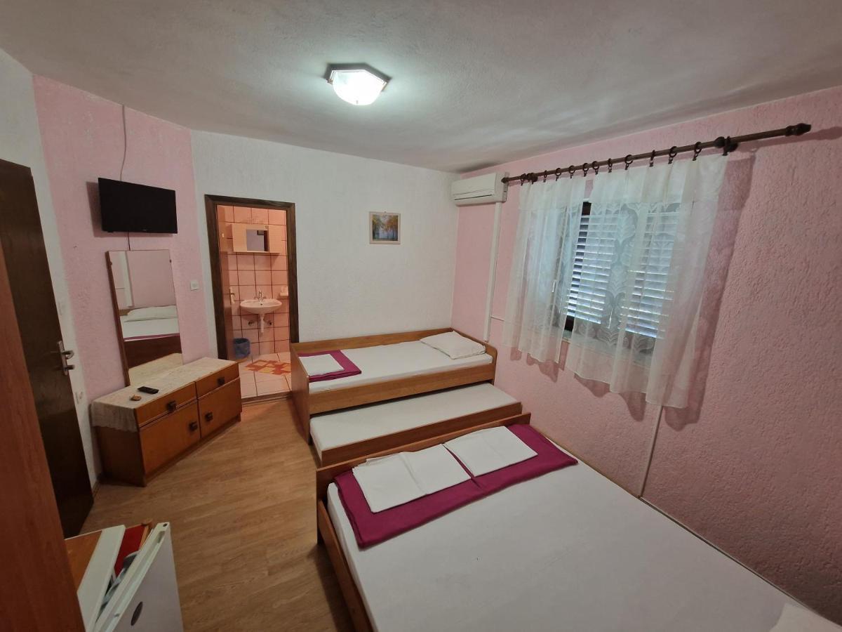 Rooms Anita Sibinj Sibinj Krmpotski Exterior foto