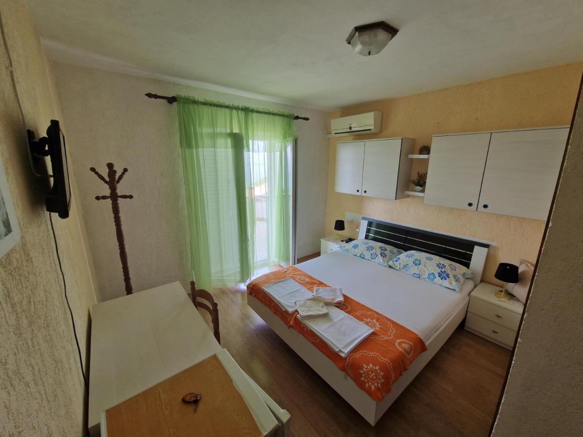 Rooms Anita Sibinj Sibinj Krmpotski Exterior foto